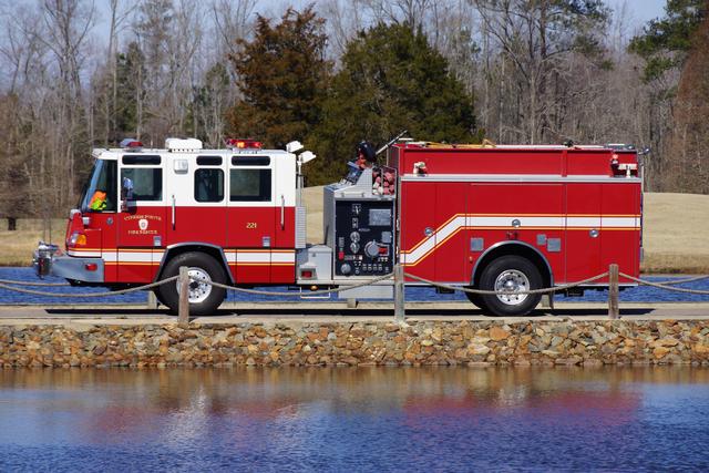 Engine 221 is a 2000 Pierce Quantum; it is equipped with a 1500 gpm pump and 1,000 gallons of water.  E-221 is the first-out engine for Station 2's area.